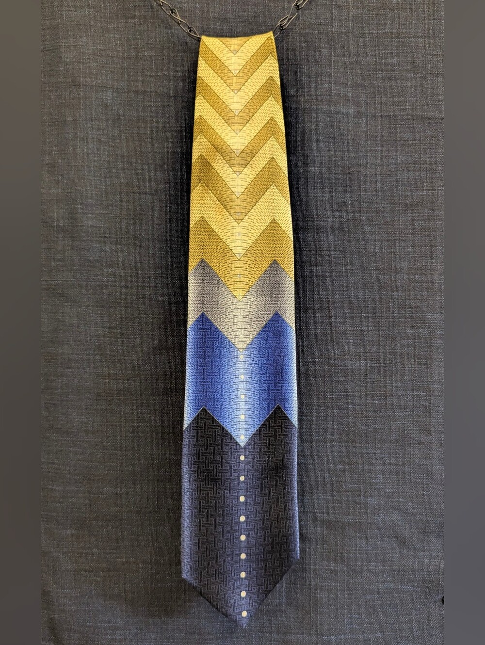 Art Deco Vintage Martin Wong Collection Silk Tie In Mint Condition